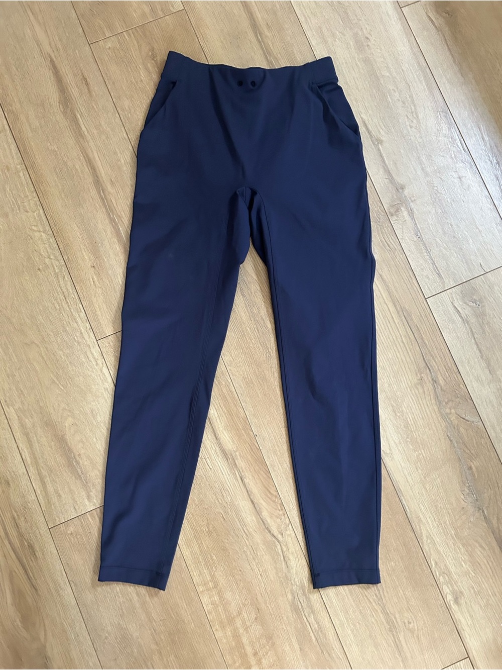 lululemon athletica Women’s Navy Jogger-Style Performance Pants Size 4